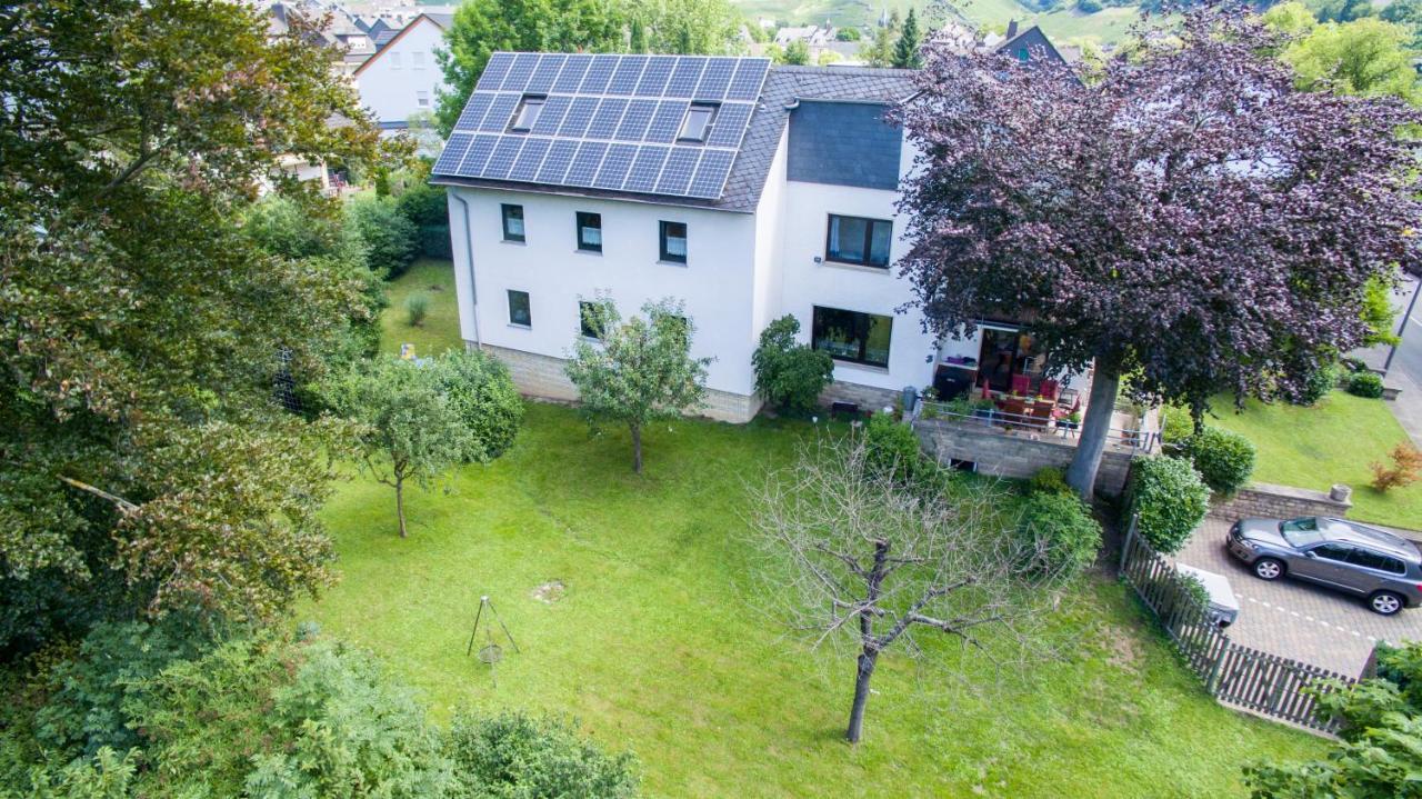 Ferienwohnung Moselblick แบร์นคาสเทล-คืสท์ ภายนอก รูปภาพ