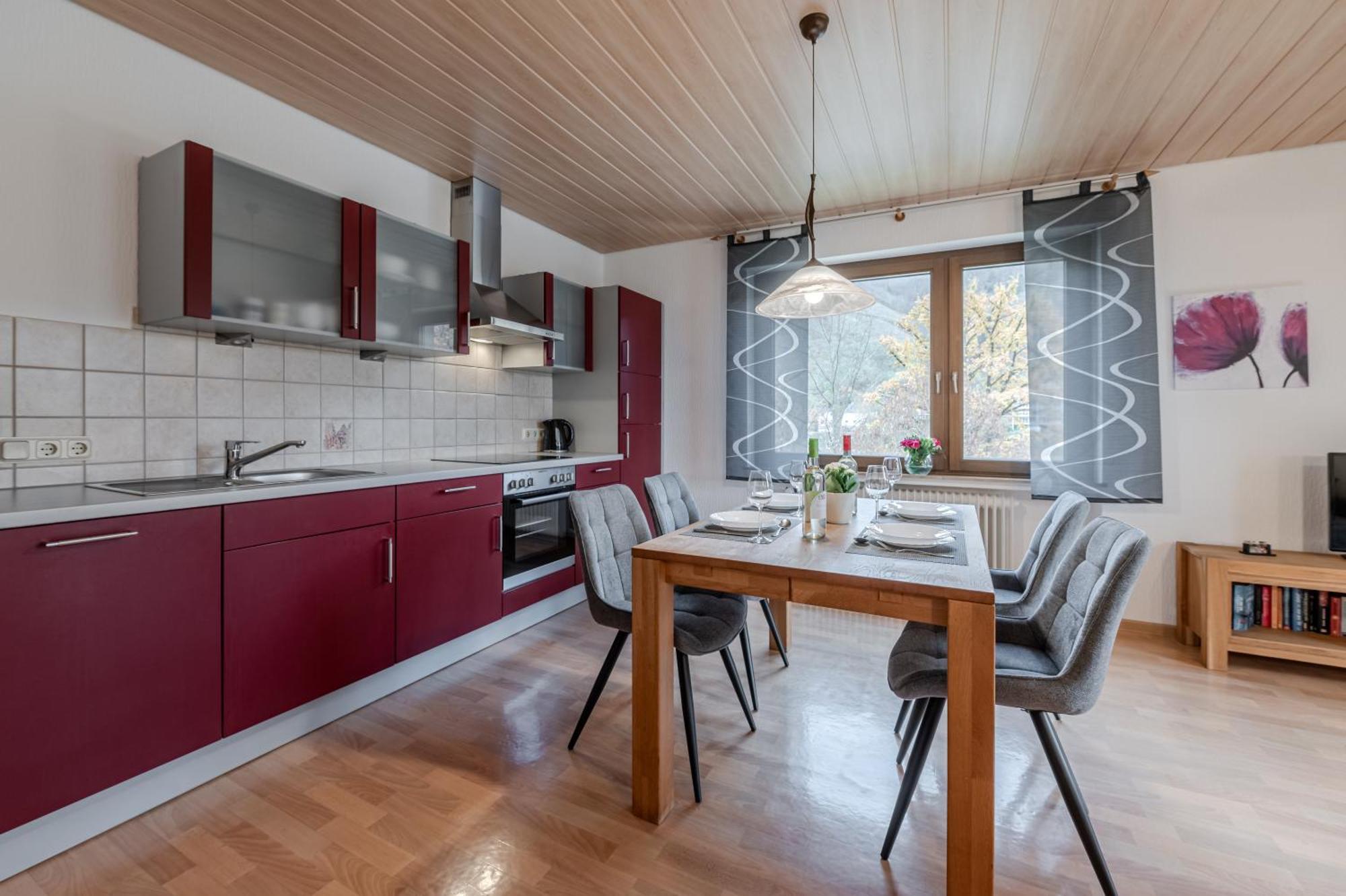Ferienwohnung Moselblick แบร์นคาสเทล-คืสท์ ภายนอก รูปภาพ