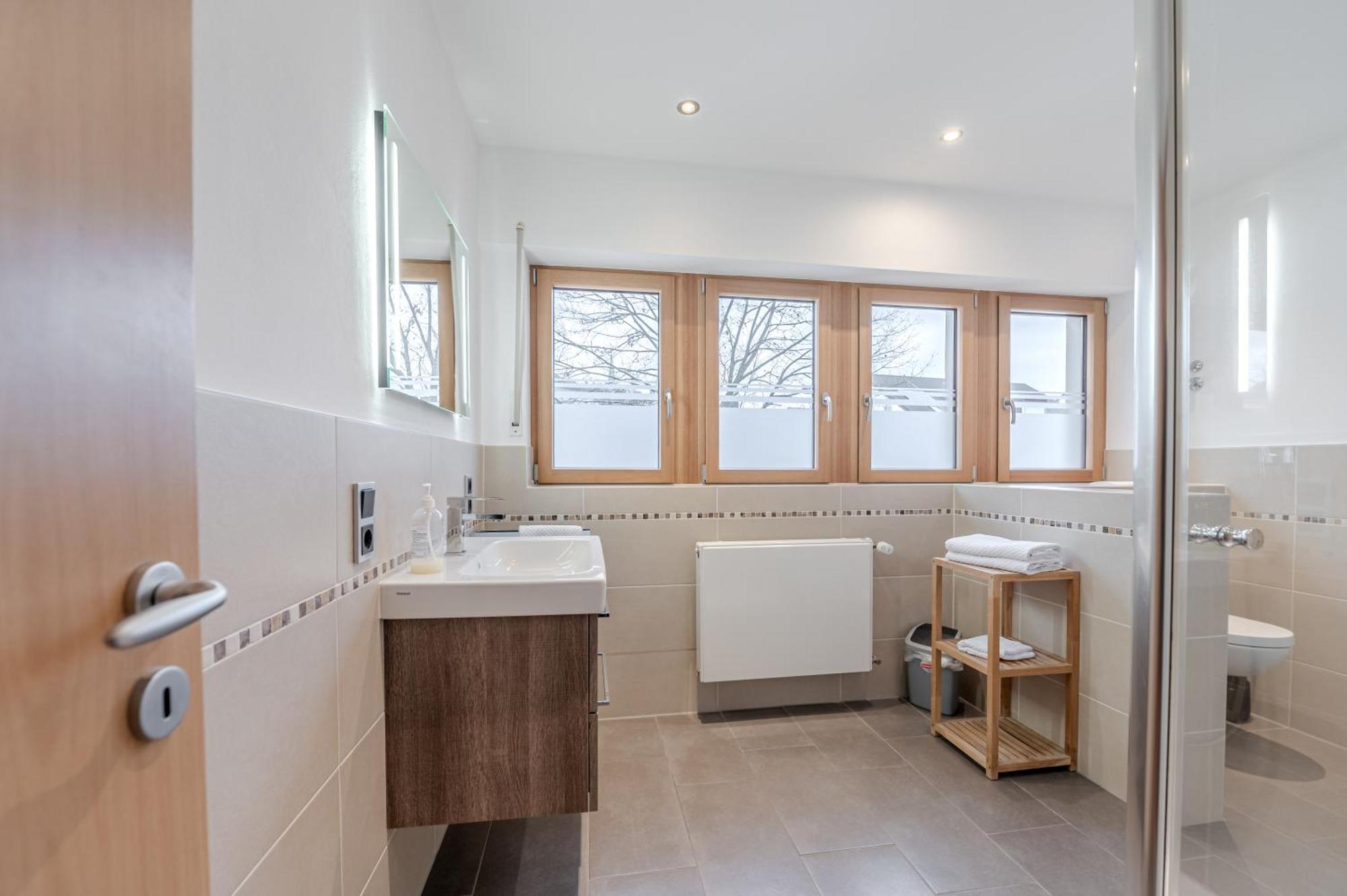 Ferienwohnung Moselblick แบร์นคาสเทล-คืสท์ ภายนอก รูปภาพ