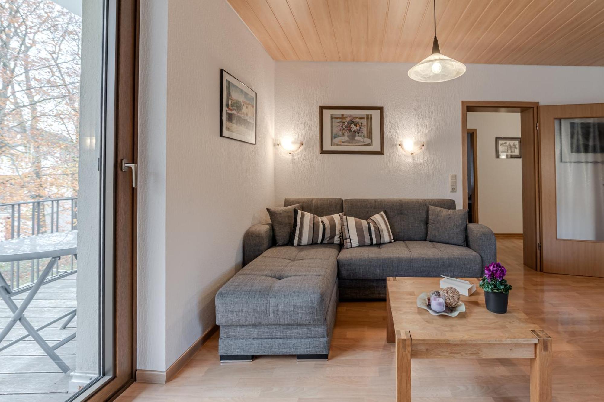 Ferienwohnung Moselblick แบร์นคาสเทล-คืสท์ ภายนอก รูปภาพ