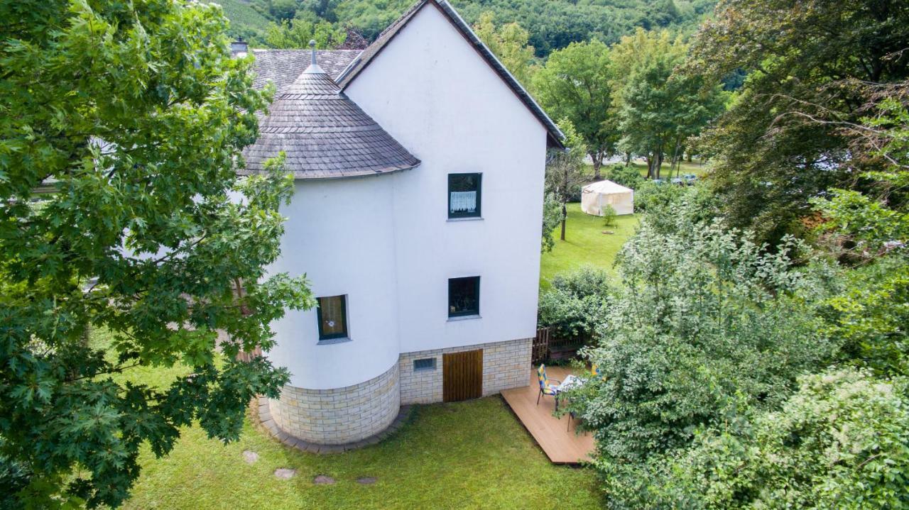 Ferienwohnung Moselblick แบร์นคาสเทล-คืสท์ ภายนอก รูปภาพ