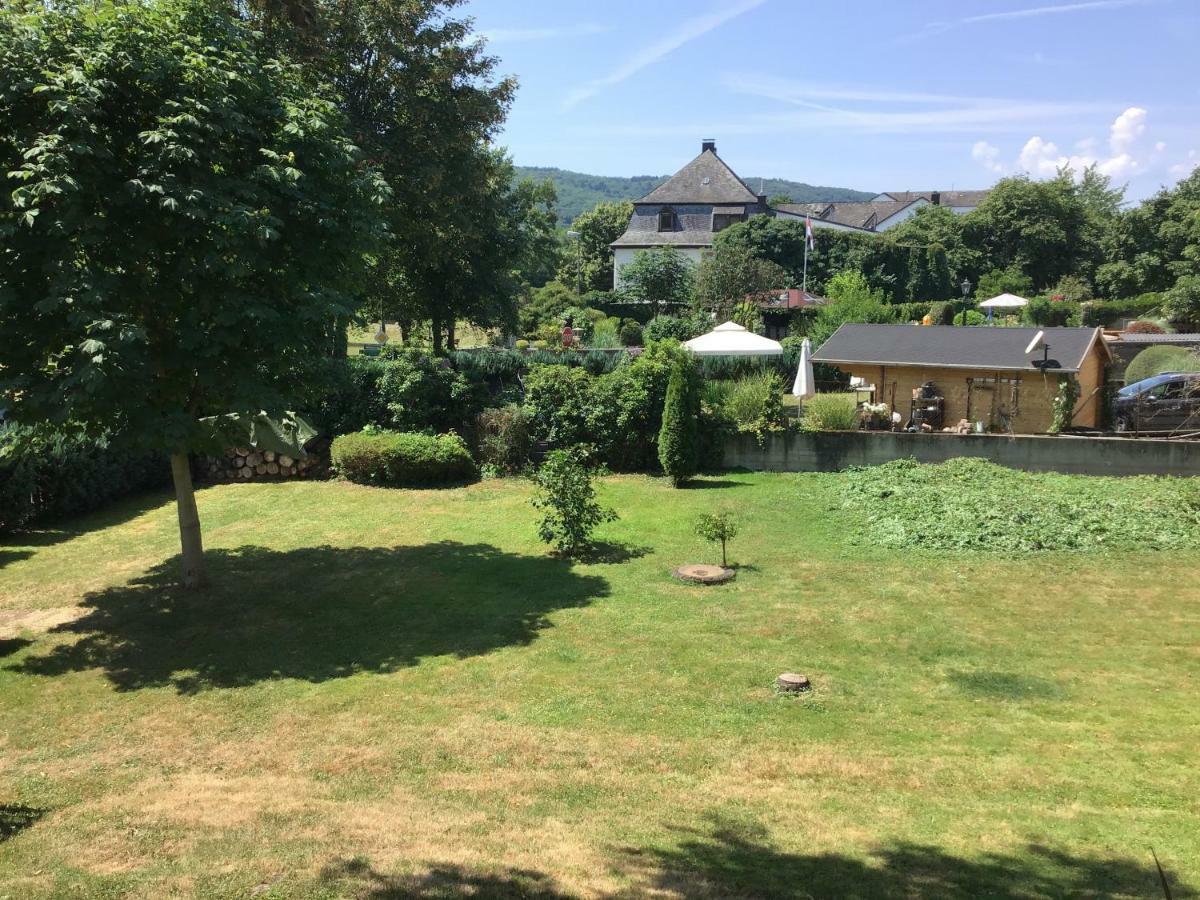 Ferienwohnung Moselblick แบร์นคาสเทล-คืสท์ ภายนอก รูปภาพ